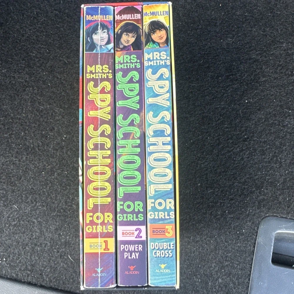 Mrs. Smith's Spy School for Girls Complete Collection (Boxed Set):‎ Mrs. Smit...